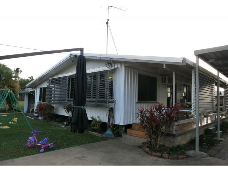 8 Landsdown Street, Cardwell QLD 4849