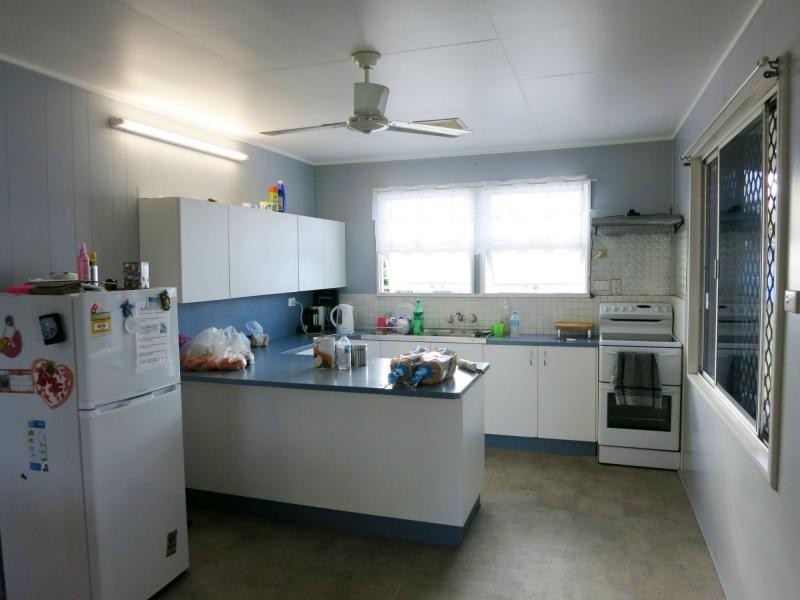 8 Landsdown Street, Cardwell QLD 4849