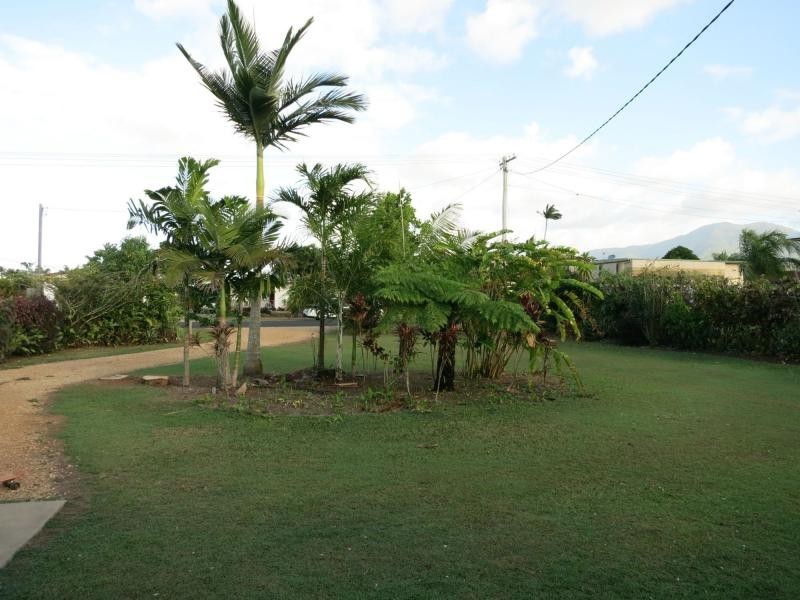 8 Landsdown Street, Cardwell QLD 4849