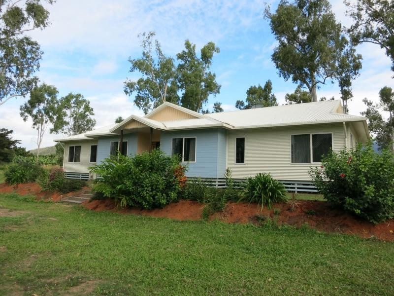 55645 Bruce Highway, Cardwell QLD 4849