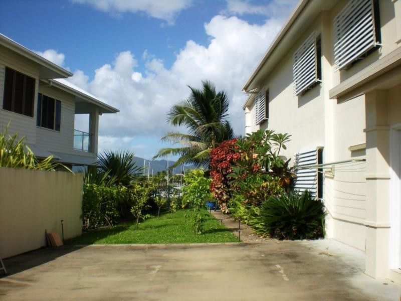 Unit 2/23 Poinciana Boulevard, Cardwell QLD 4849