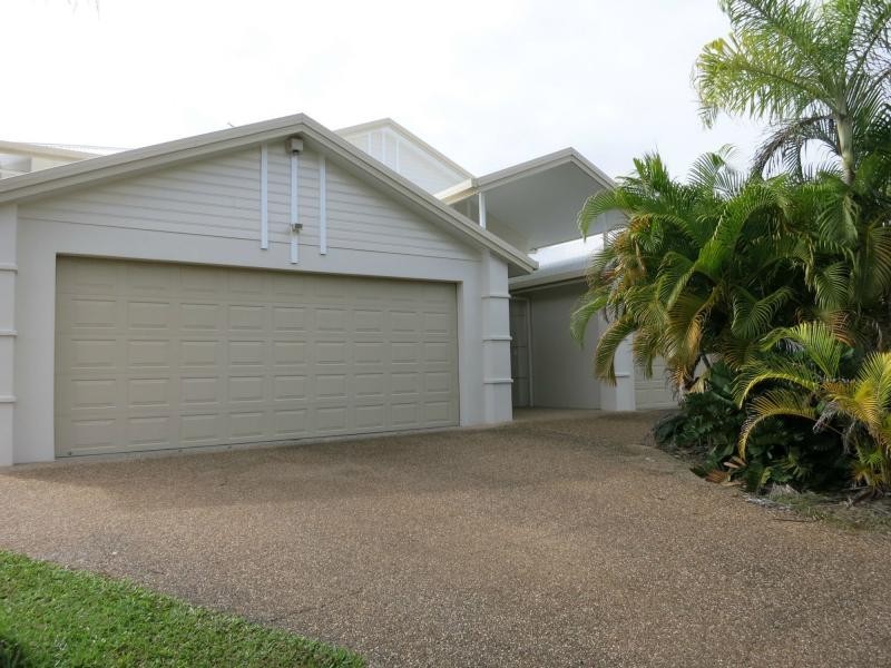 Unit 2/23 Poinciana Boulevard, Cardwell QLD 4849