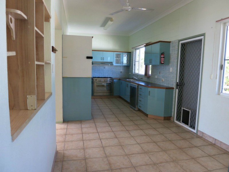 37 Marine Parade, Cardwell QLD 4849