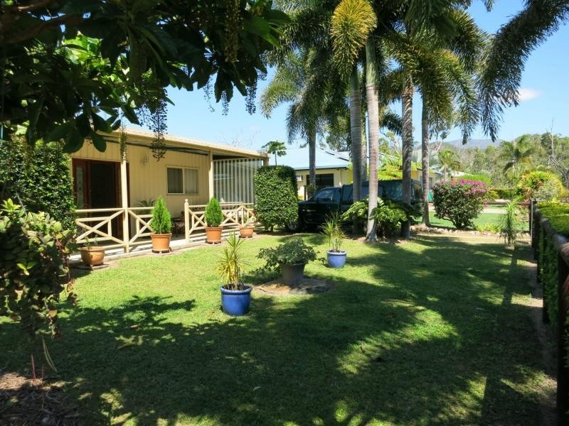 7 Feist Close, Cardwell QLD 4849