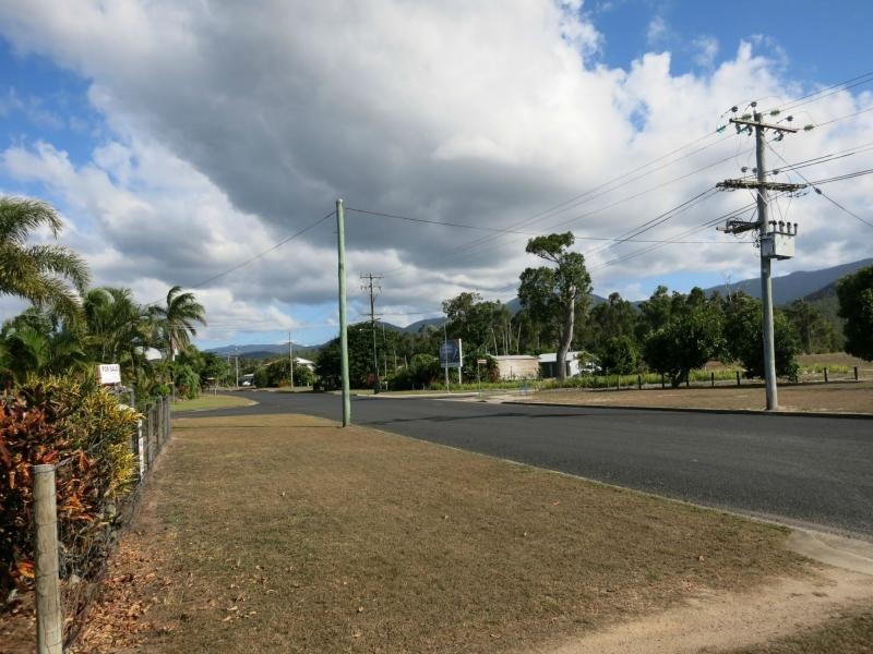 4 White Street, Cardwell QLD 4849