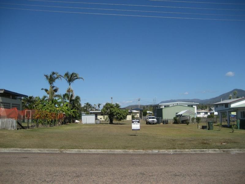 1 Albert Street, Cardwell QLD 4849