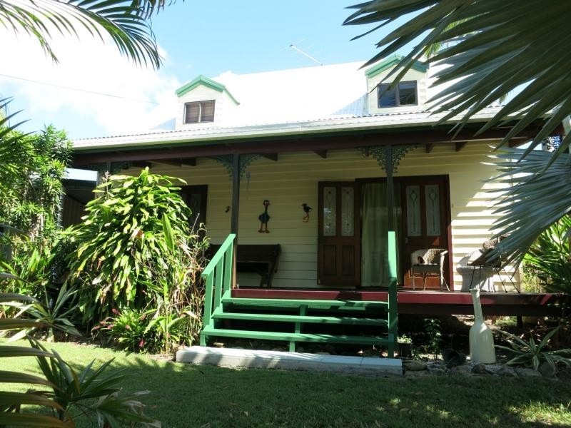 4 Albert Street, Cardwell QLD 4849