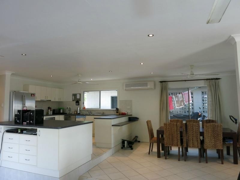 99 Roma Street, Cardwell QLD 4849