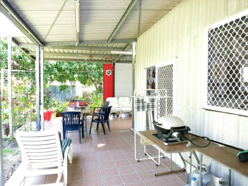 28 Melaleuca Drive, Tully Heads QLD 4854