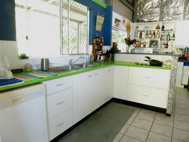 28 Melaleuca Drive, Tully Heads QLD 4854
