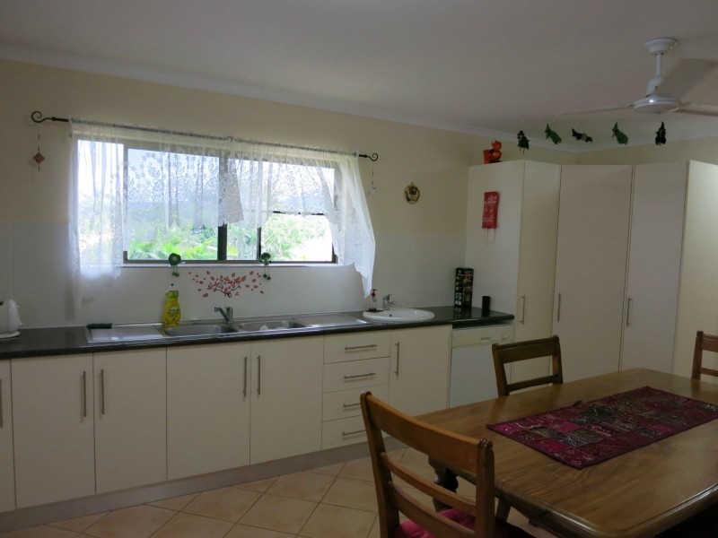 18 Landsdown Street, Cardwell QLD 4849