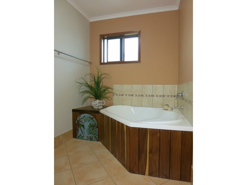 18 Landsdown Street, Cardwell QLD 4849