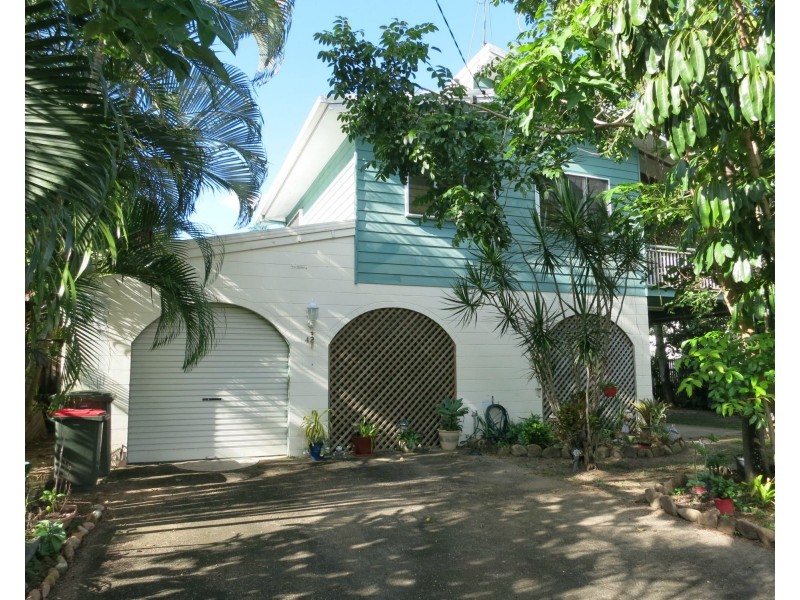 42 Gregory Street, Cardwell QLD 4849