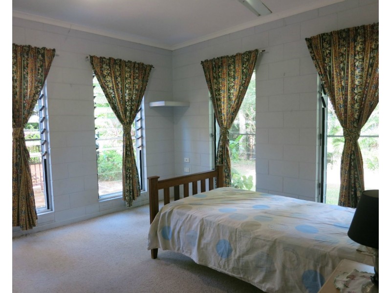 42 Gregory Street, Cardwell QLD 4849