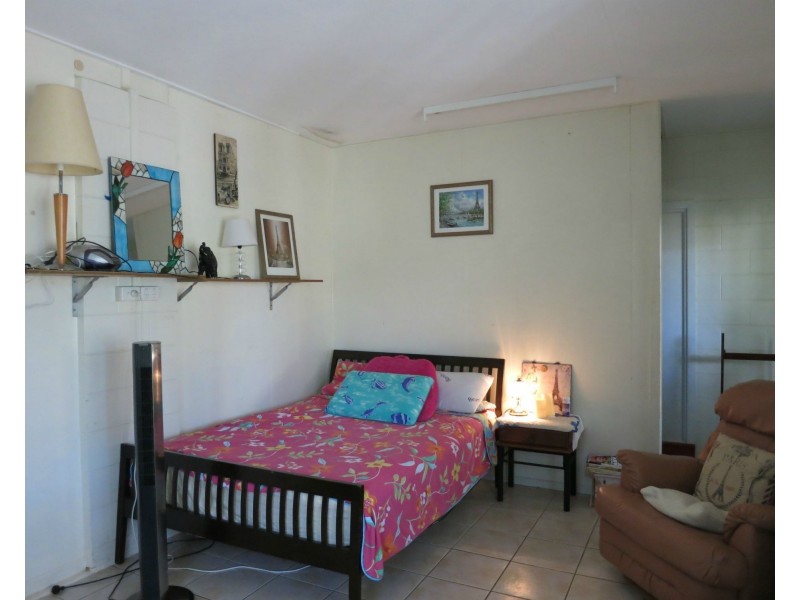 42 Gregory Street, Cardwell QLD 4849