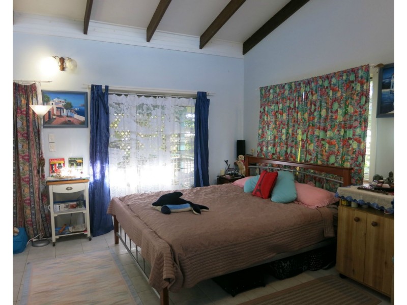 42 Gregory Street, Cardwell QLD 4849