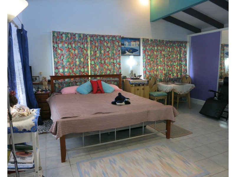 42 Gregory Street, Cardwell QLD 4849