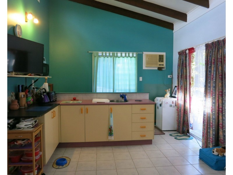 42 Gregory Street, Cardwell QLD 4849