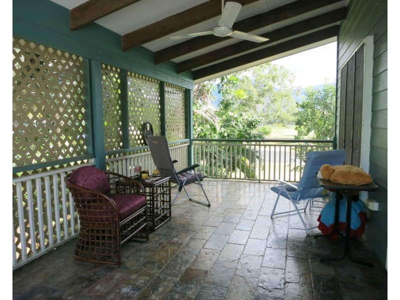 42 Gregory Street, Cardwell QLD 4849