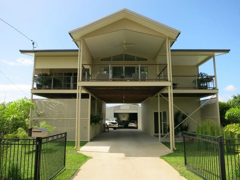 22 Bowen Street, Cardwell QLD 4849
