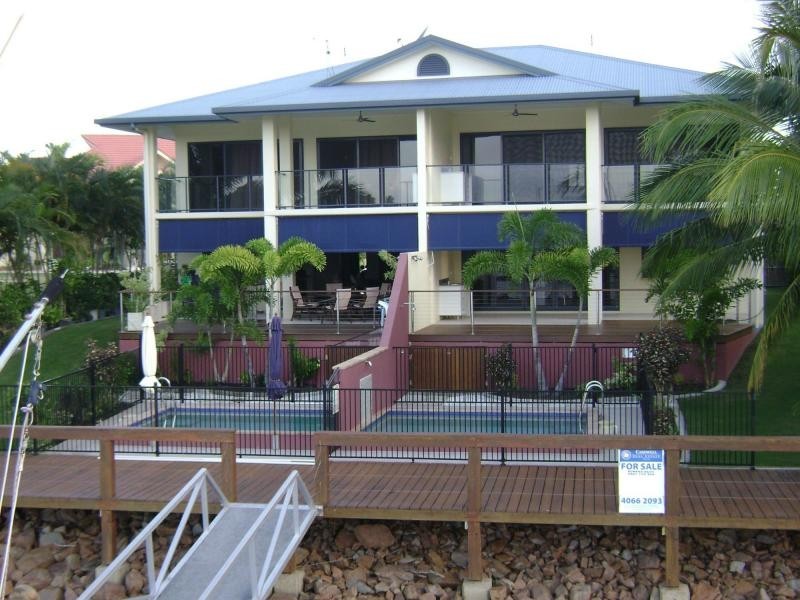 Unit 1/45 Royal Avenue, Cardwell QLD 4849