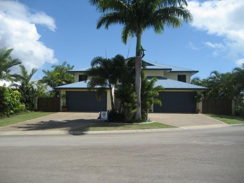 Unit 1/45 Royal Avenue, Cardwell QLD 4849