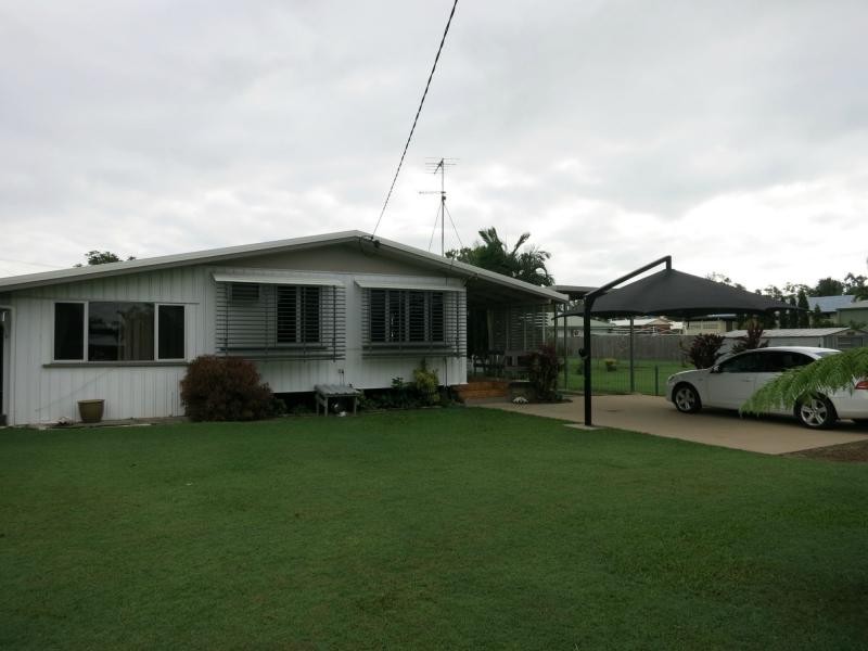8 Landsdown Street, Cardwell QLD 4849