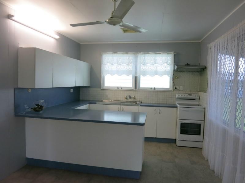 8 Landsdown Street, Cardwell QLD 4849