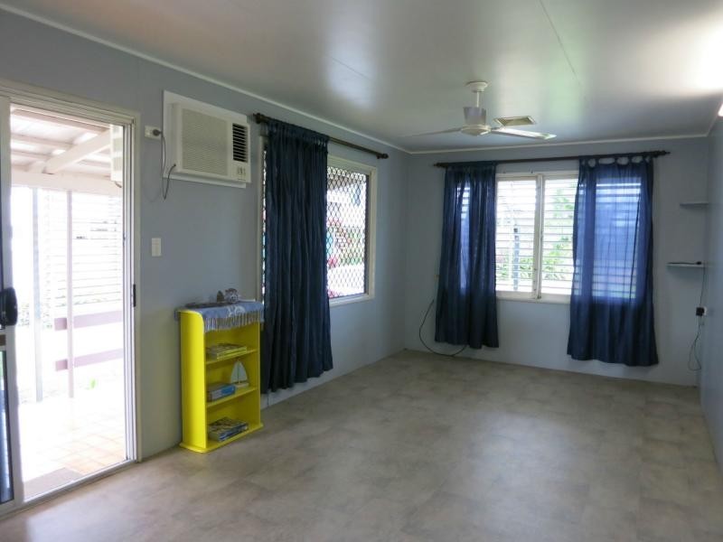 8 Landsdown Street, Cardwell QLD 4849