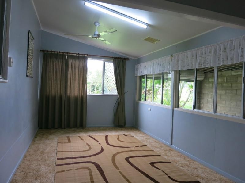 8 Landsdown Street, Cardwell QLD 4849