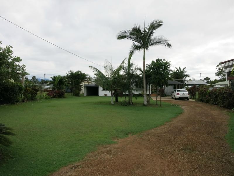 8 Landsdown Street, Cardwell QLD 4849