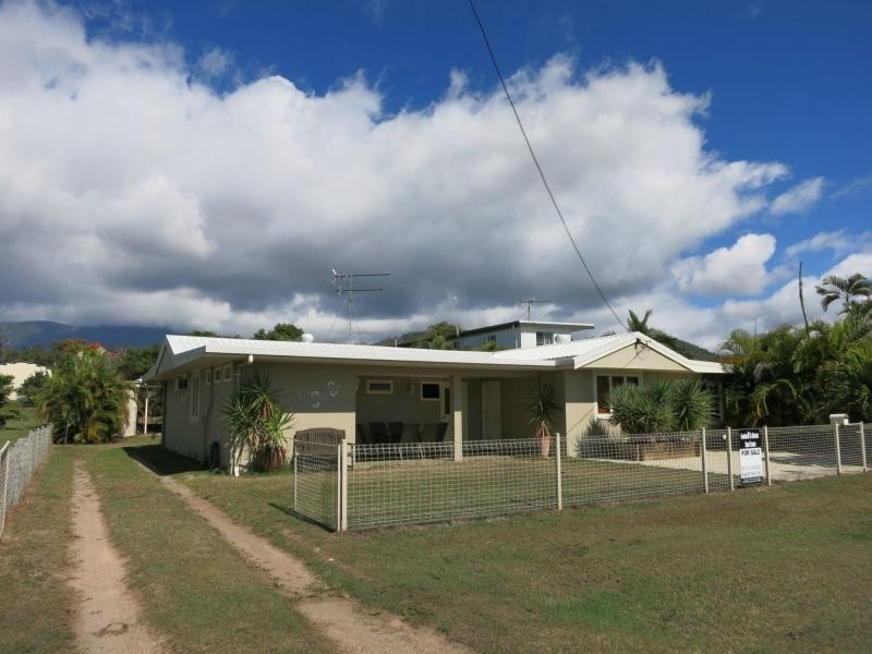 207 Victoria Street, Cardwell QLD 4849