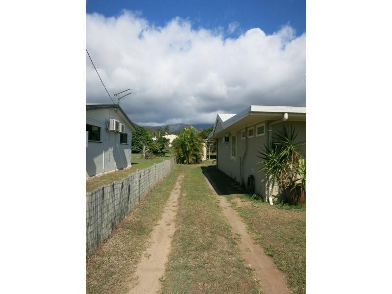 207 Victoria Street, Cardwell QLD 4849