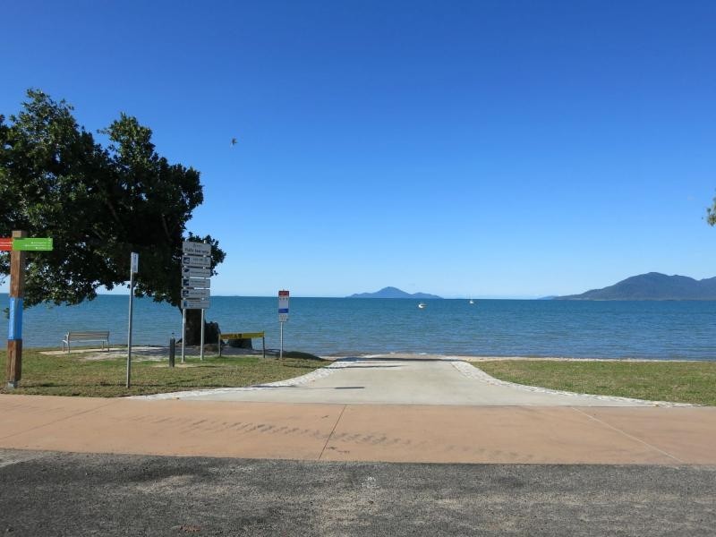 194 Victoria Street, Cardwell QLD 4849