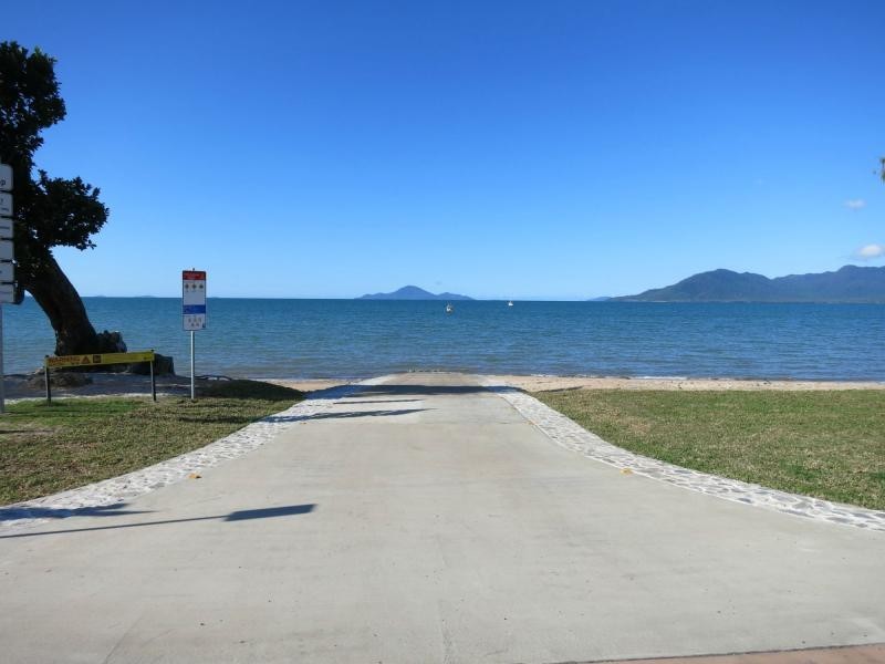 194 Victoria Street, Cardwell QLD 4849