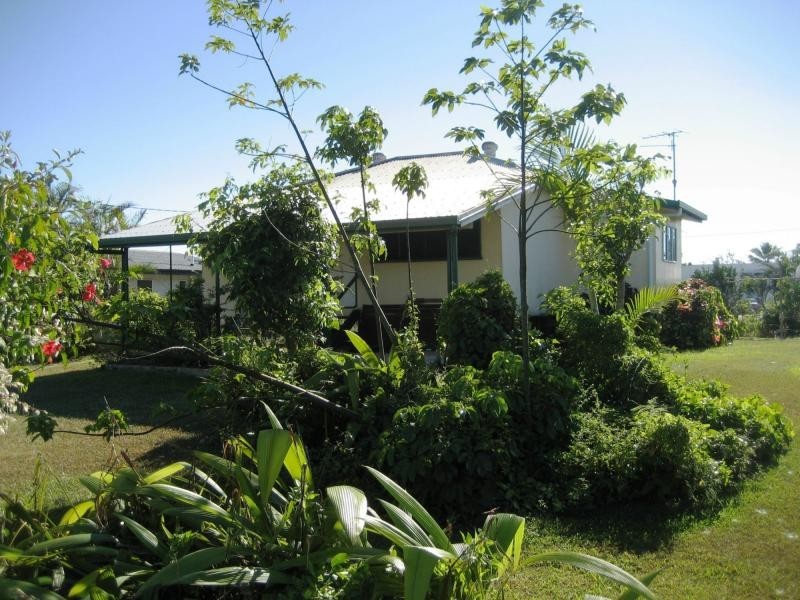 70 Bowen Street, Cardwell QLD 4849