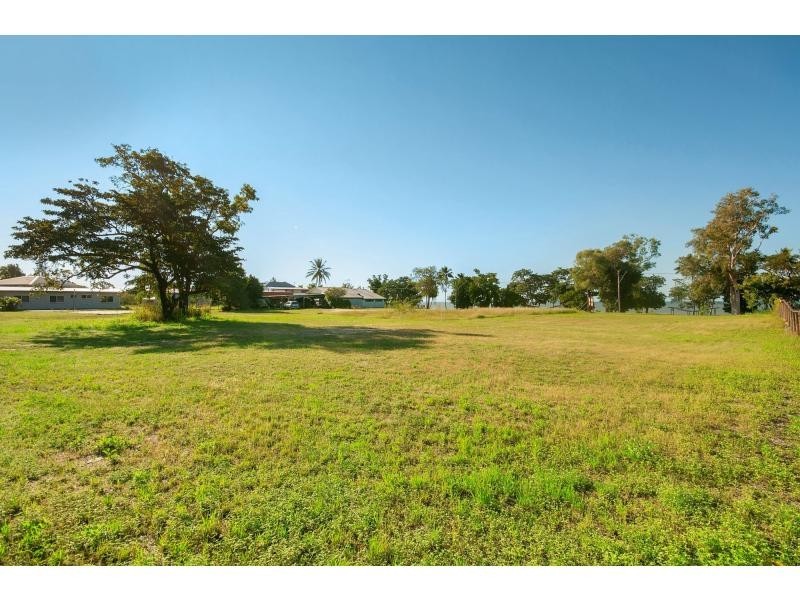 6 Bowen Street, Cardwell QLD 4849