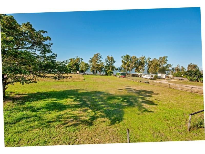 6 Bowen Street, Cardwell QLD 4849