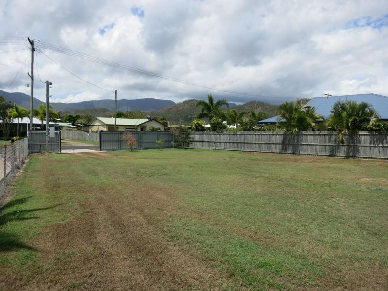 18 Winter Street, Cardwell QLD 4849