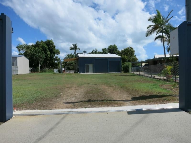 18 Winter Street, Cardwell QLD 4849