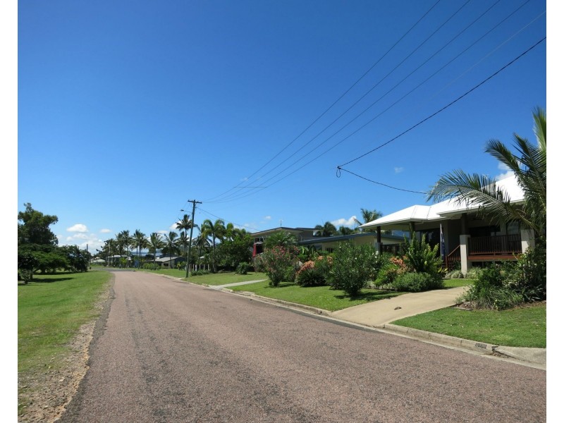 51 Marine Parade, Cardwell QLD 4849