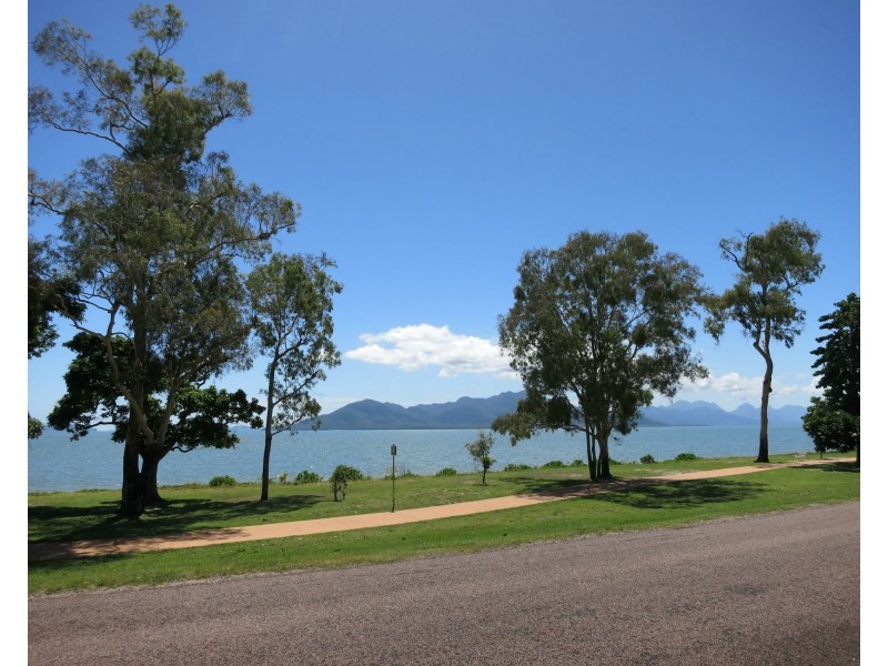 51 Marine Parade, Cardwell QLD 4849