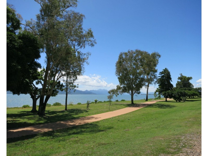 51 Marine Parade, Cardwell QLD 4849