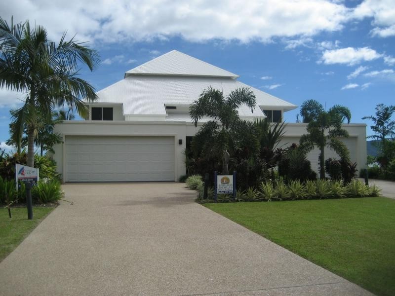 Unit 1/15 Keith Williams Drive, Cardwell QLD 4849