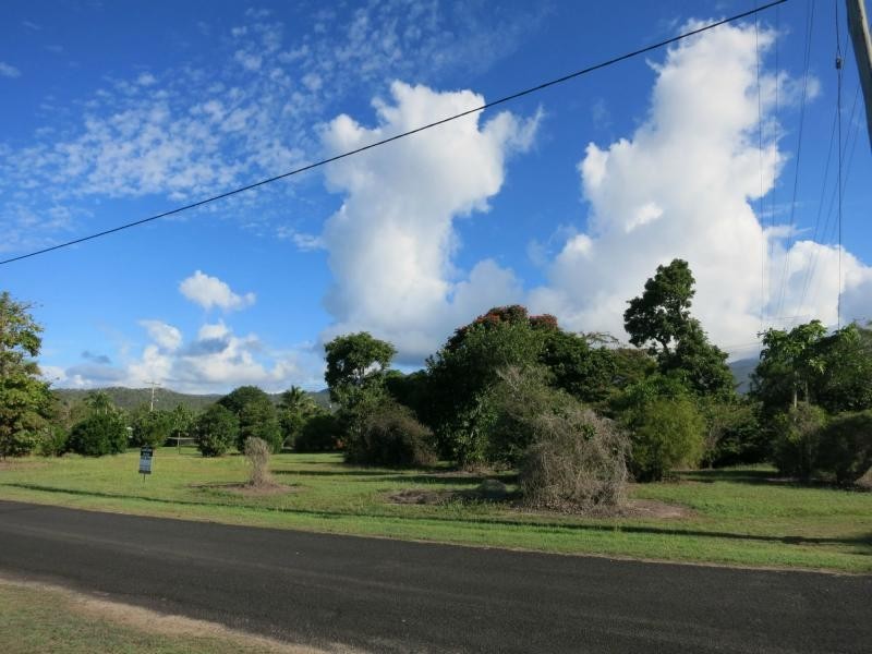 37 Panos Street, Cardwell QLD 4849