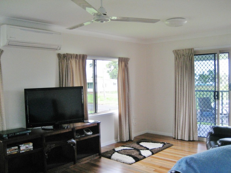 180 Victoria Street, Cardwell QLD 4849