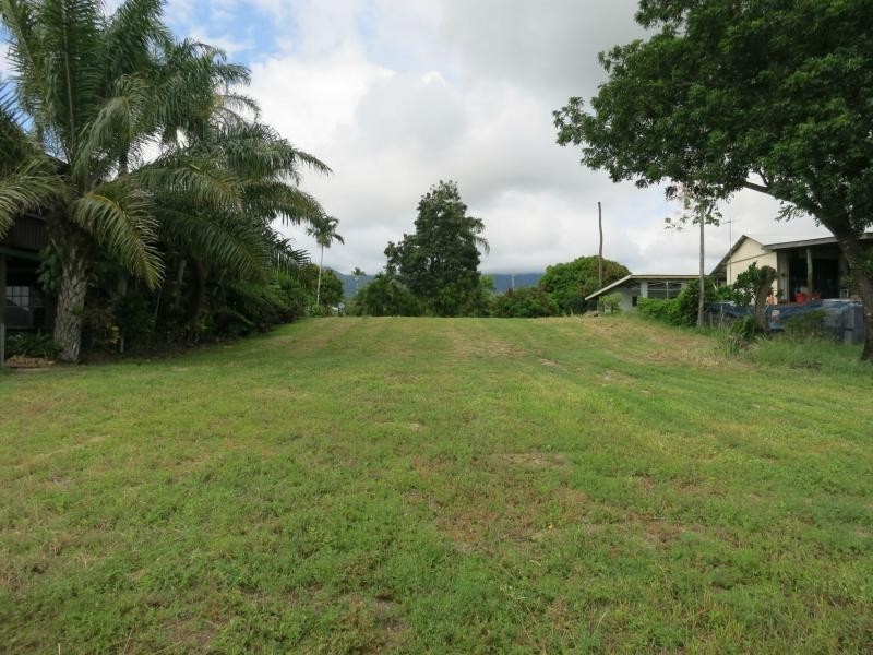 11 Marine Parade, Cardwell QLD 4849