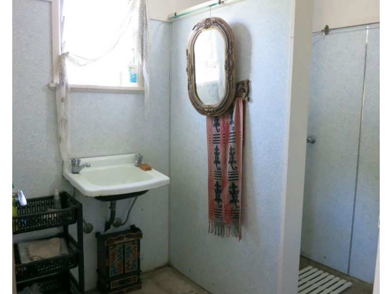 11 Jamieson Street, Cardwell QLD 4849