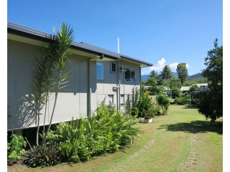 11 Jamieson Street, Cardwell QLD 4849