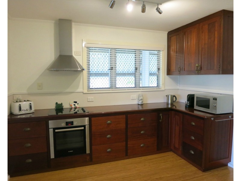 1 Tsakisiris Street, Cardwell QLD 4849